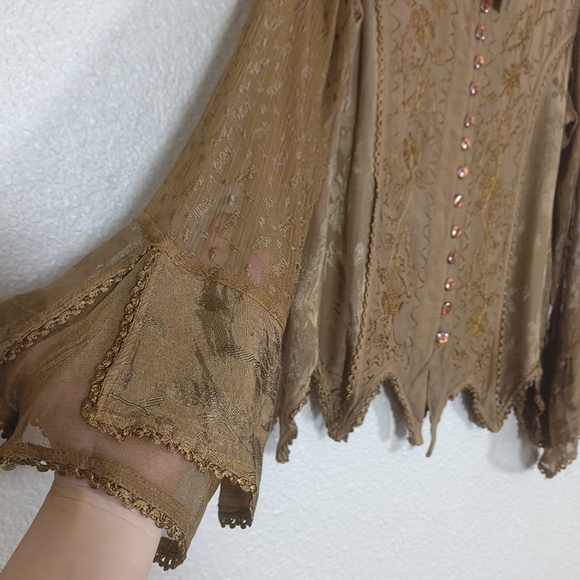 more by Lata Blouse Women Small Kakhy Floral Embroidered Button Romantic Edge Em - Picture 8 of 14